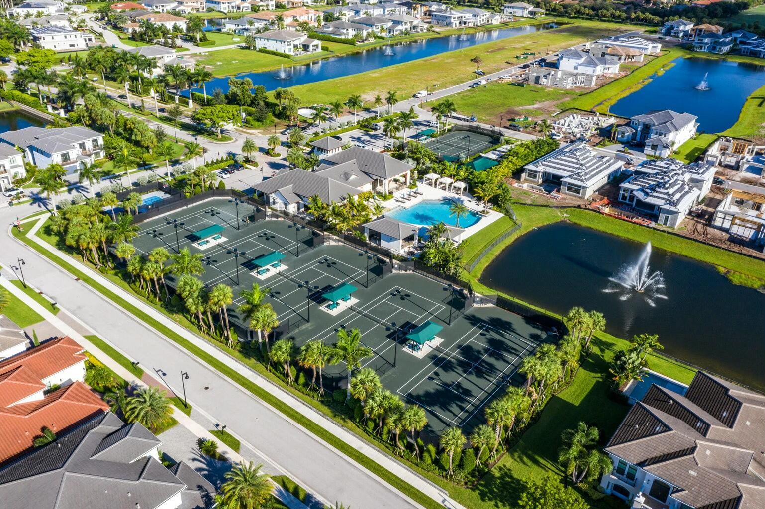 ROYAL PALM POLO - Residential