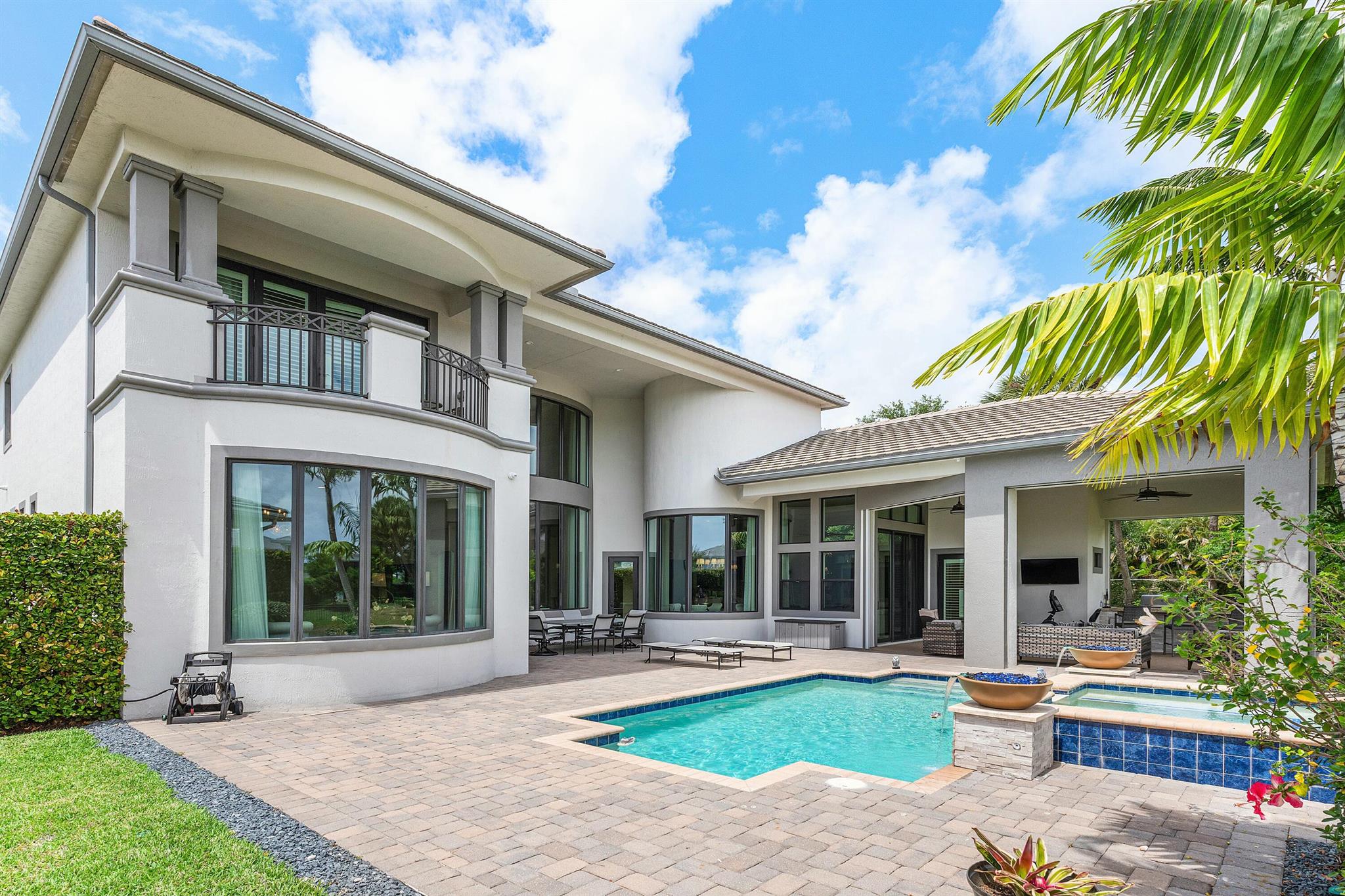 ROYAL PALM POLO - Residential