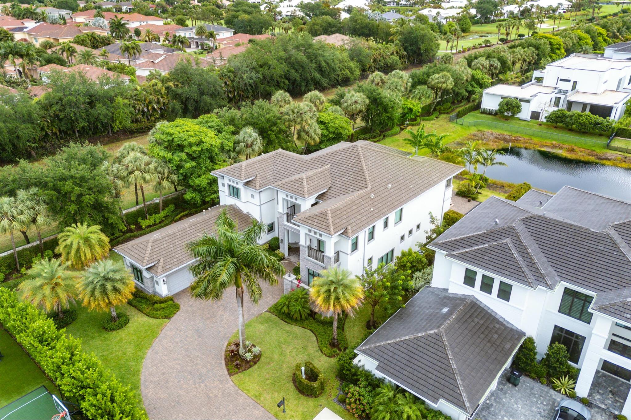 ROYAL PALM POLO - Residential