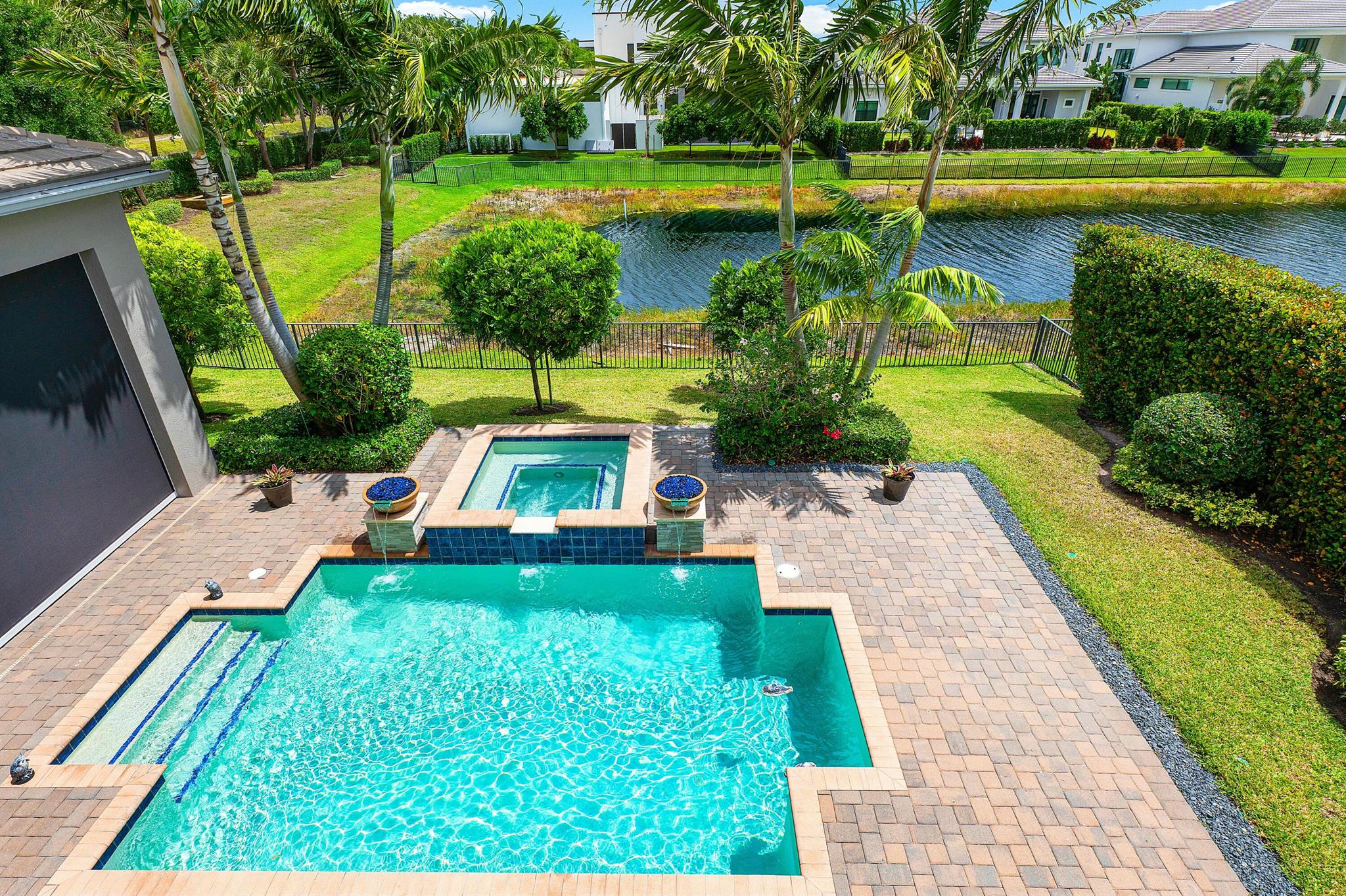 ROYAL PALM POLO - Residential