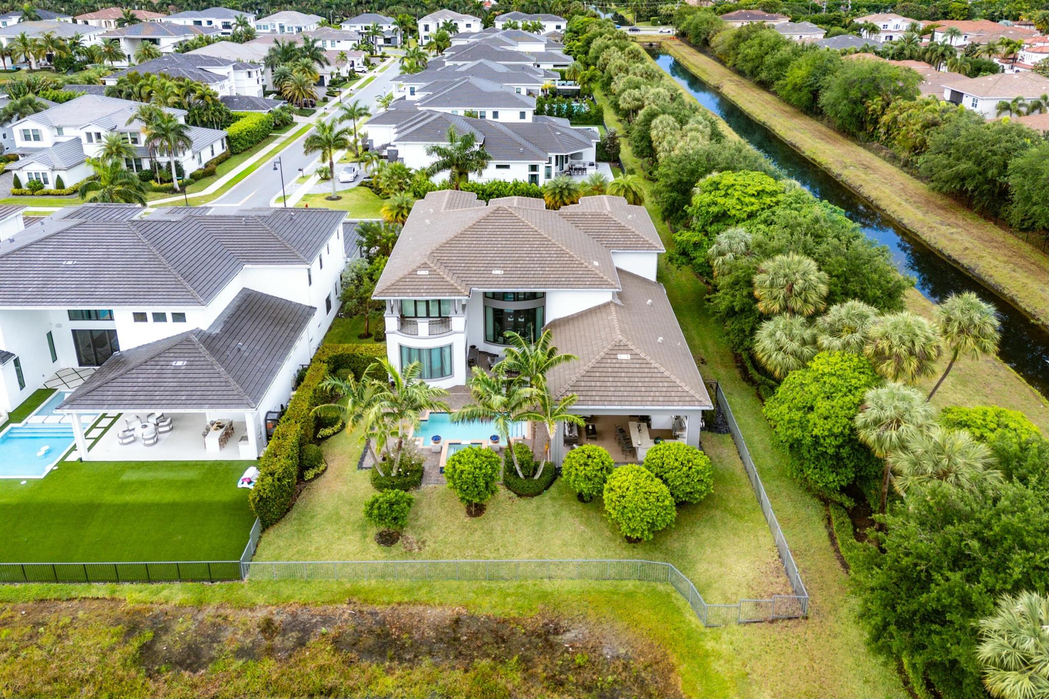 ROYAL PALM POLO - Residential