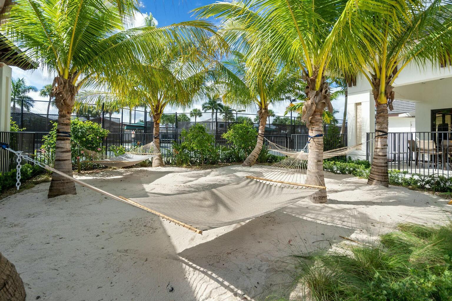 ROYAL PALM POLO - Residential