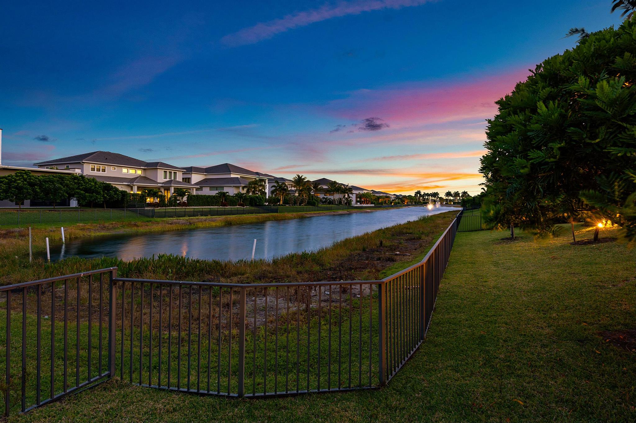 ROYAL PALM POLO - Residential