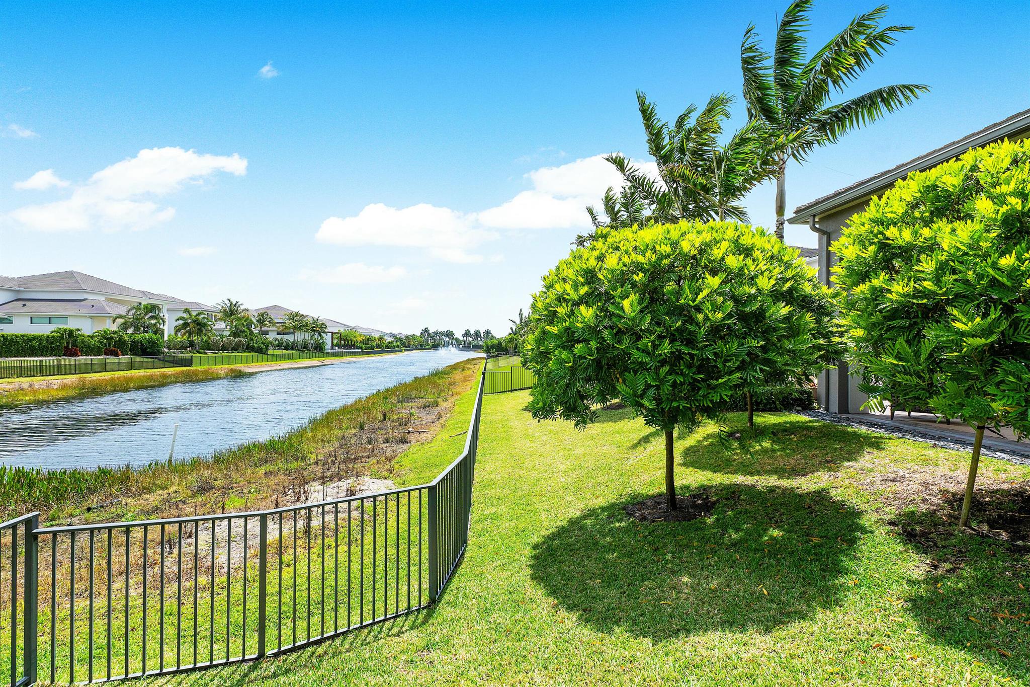 ROYAL PALM POLO - Residential