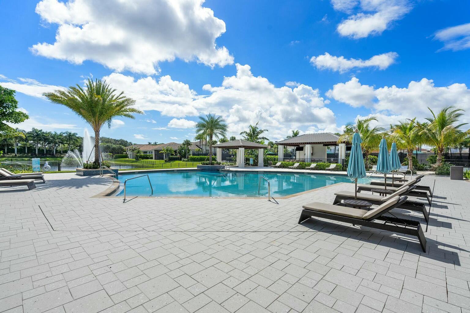 ROYAL PALM POLO - Residential