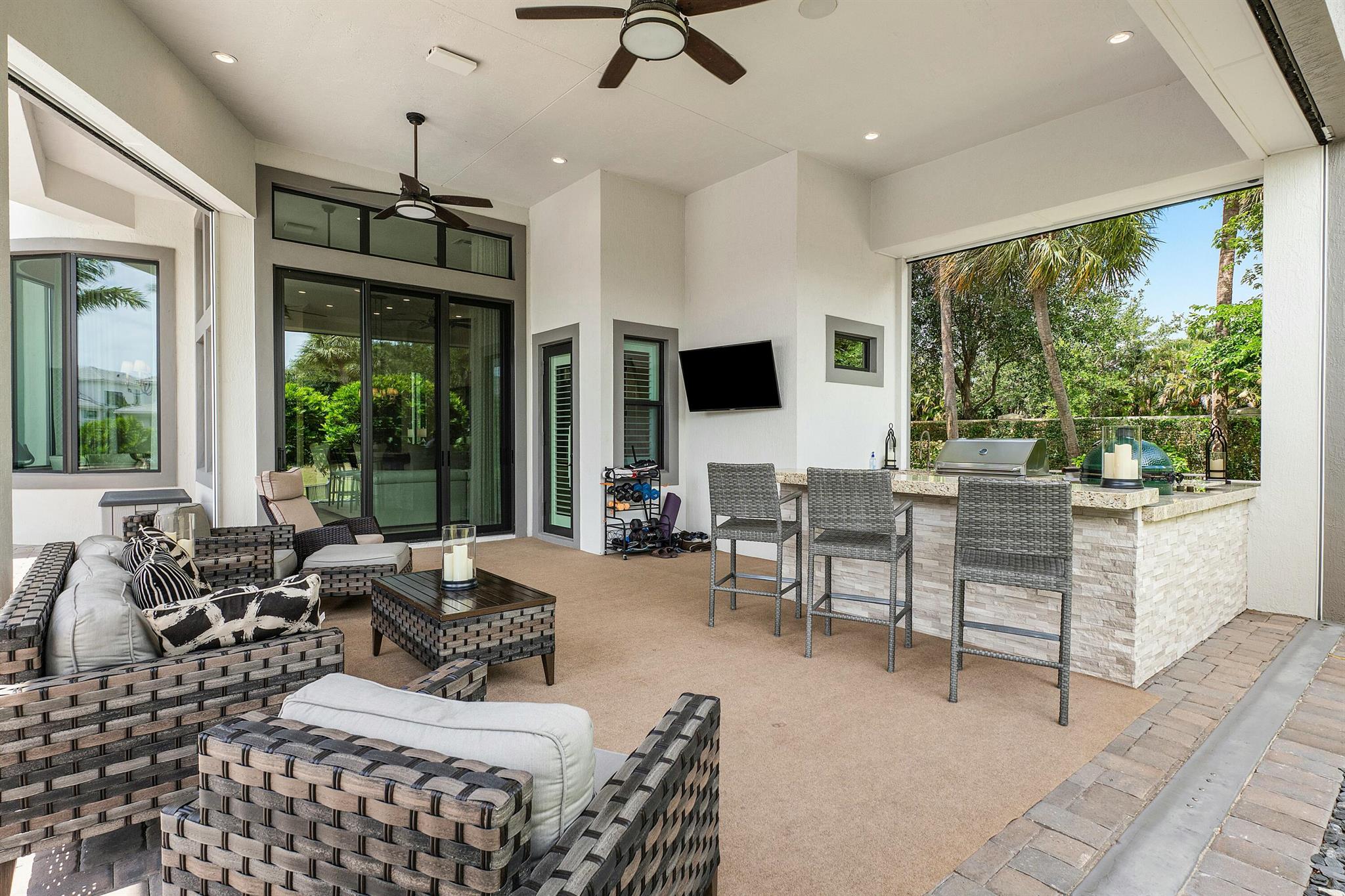 ROYAL PALM POLO - Residential