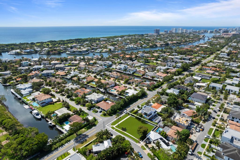 Photo of 498 NE 14th Street, Boca Raton, FL 33432 (MLS # B26036846)