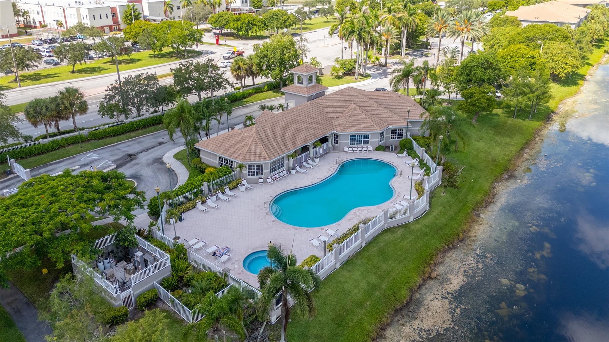 EVERGREEN LAKES - Residential