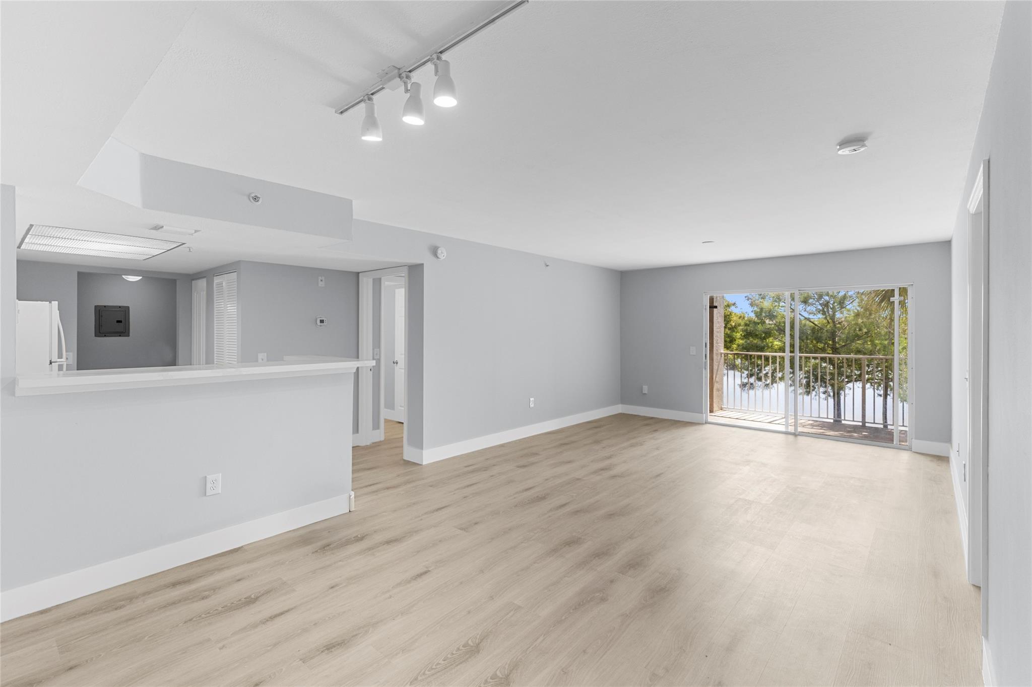 EVERGREEN LAKES - Residential