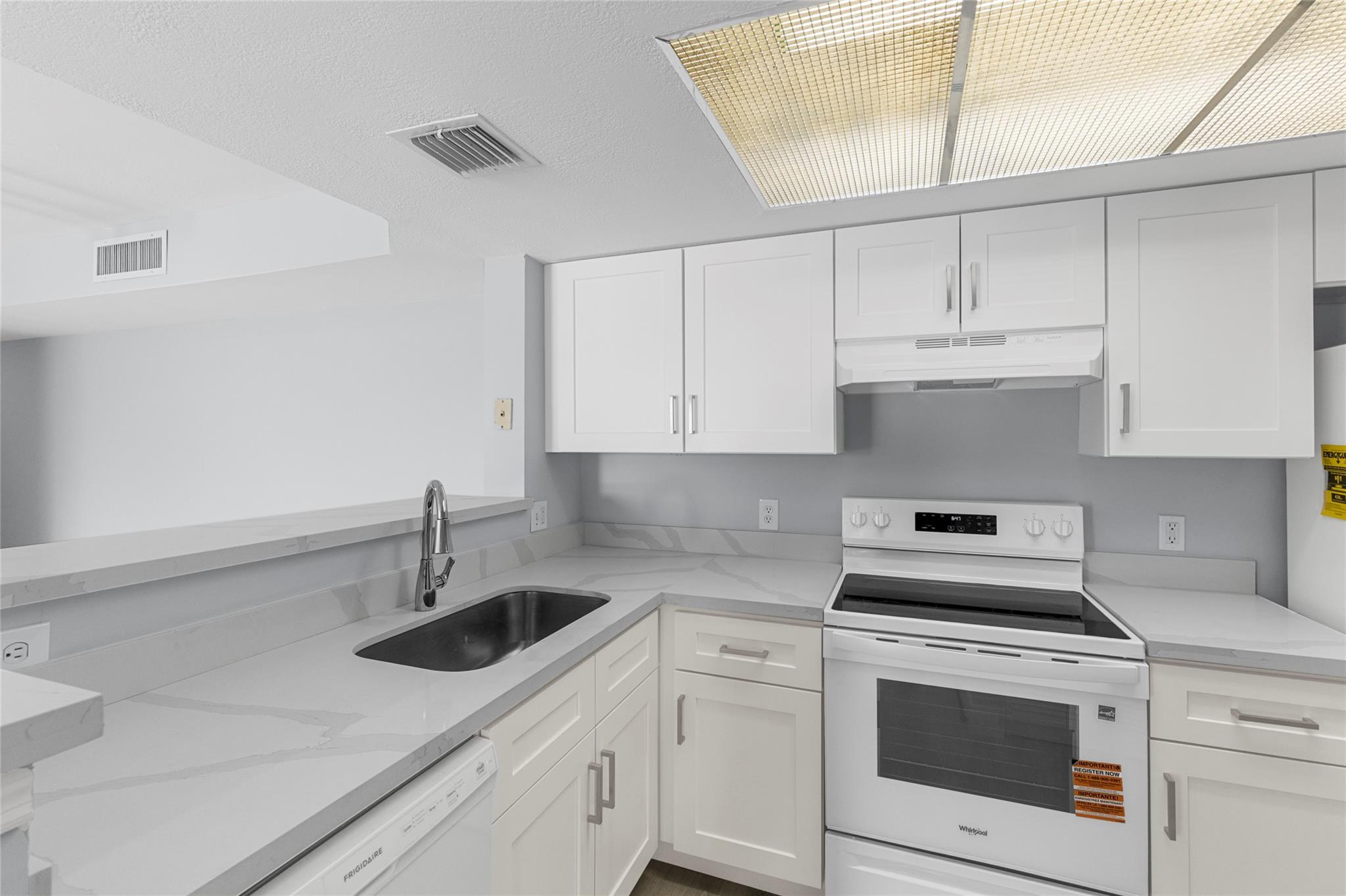 EVERGREEN LAKES - Residential