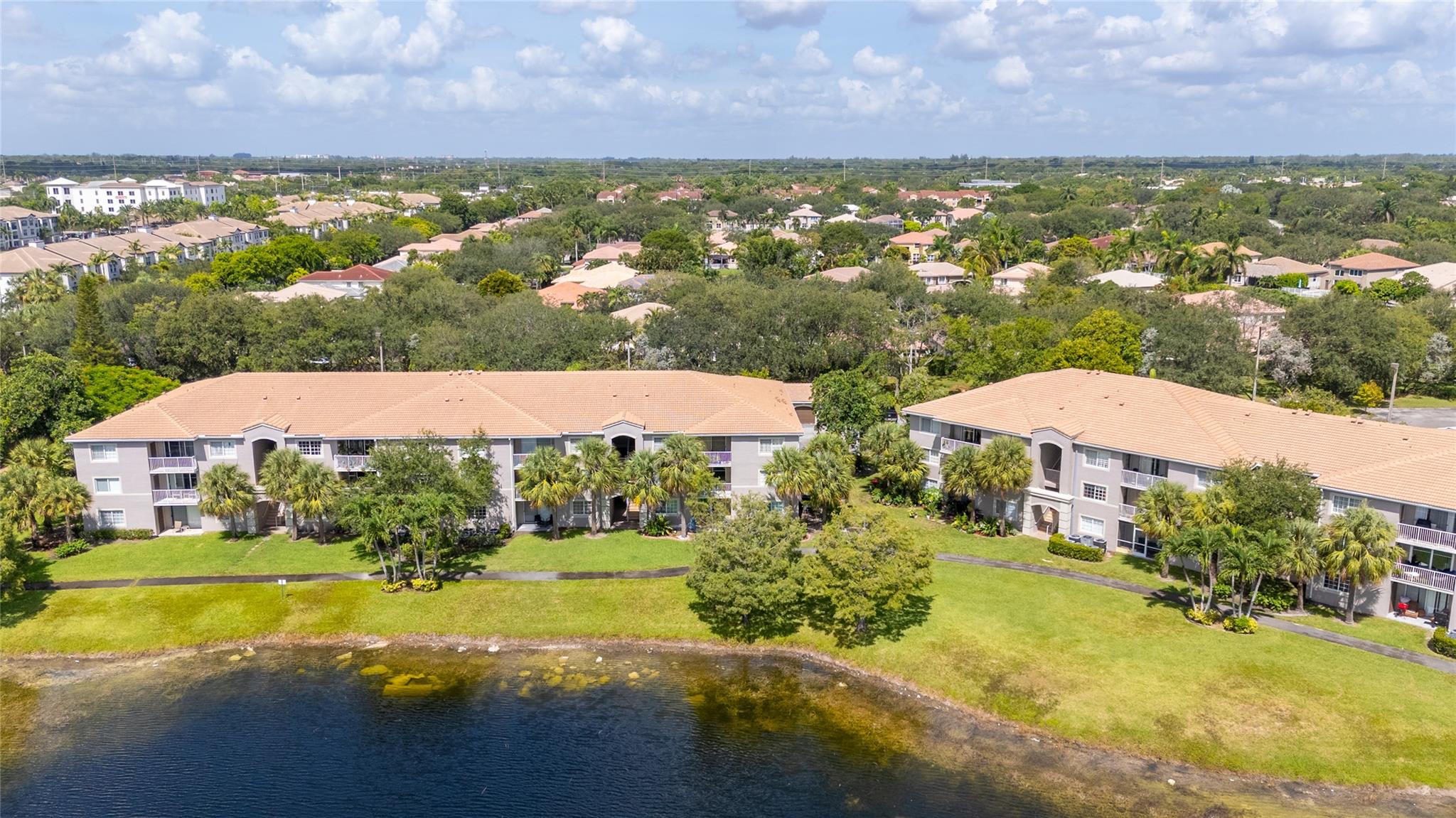 EVERGREEN LAKES - Residential