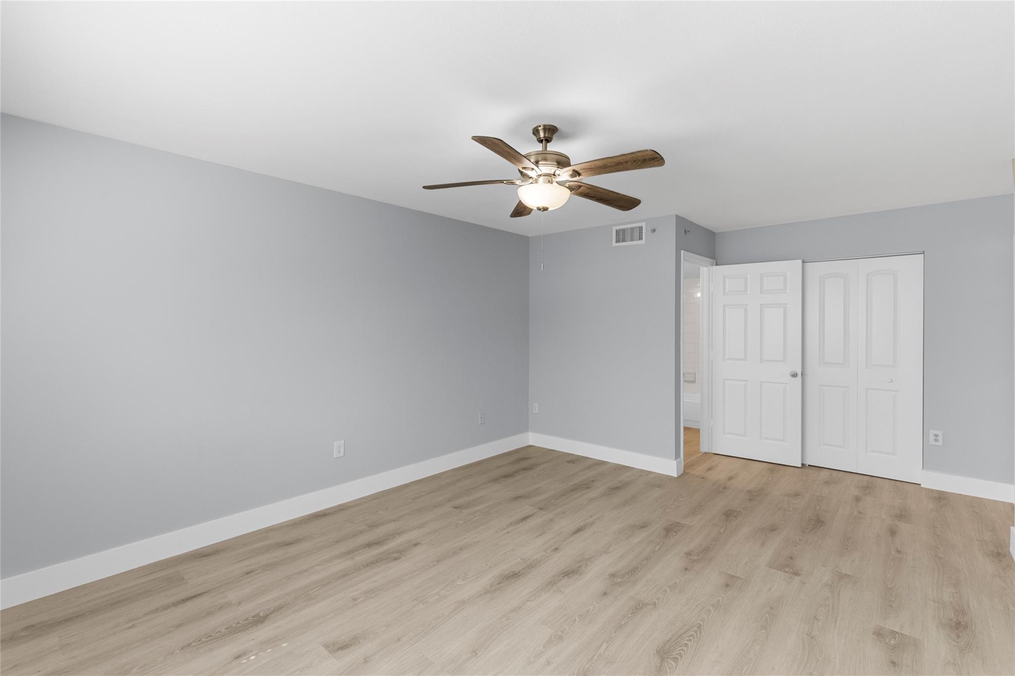 EVERGREEN LAKES - Residential