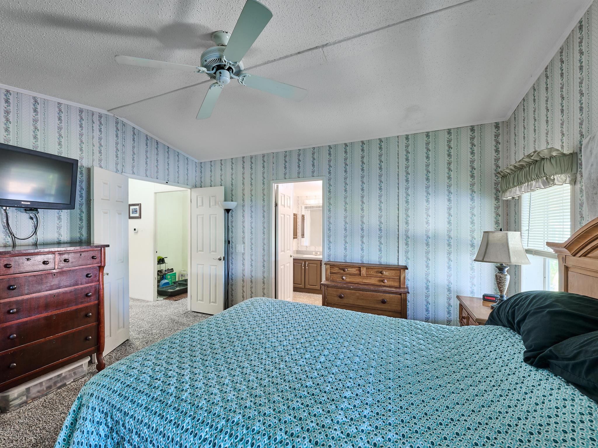 WOODBRIDGE MOBILE VILLAGE - Residential