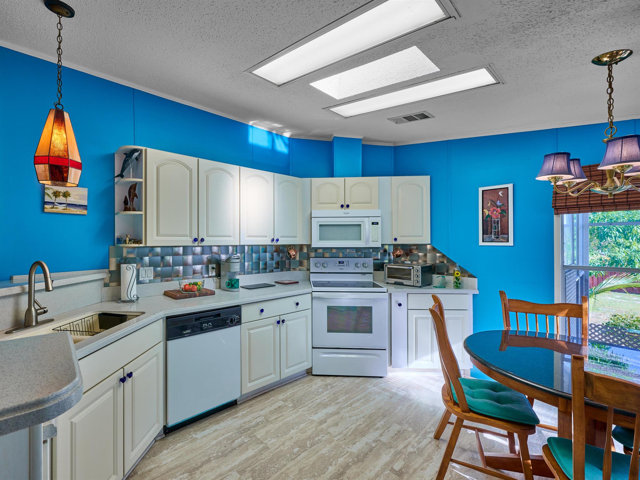 WOODBRIDGE MOBILE VILLAGE - Residential