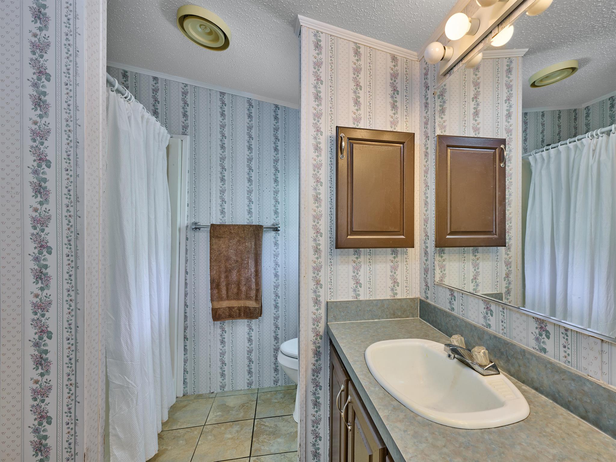 WOODBRIDGE MOBILE VILLAGE - Residential