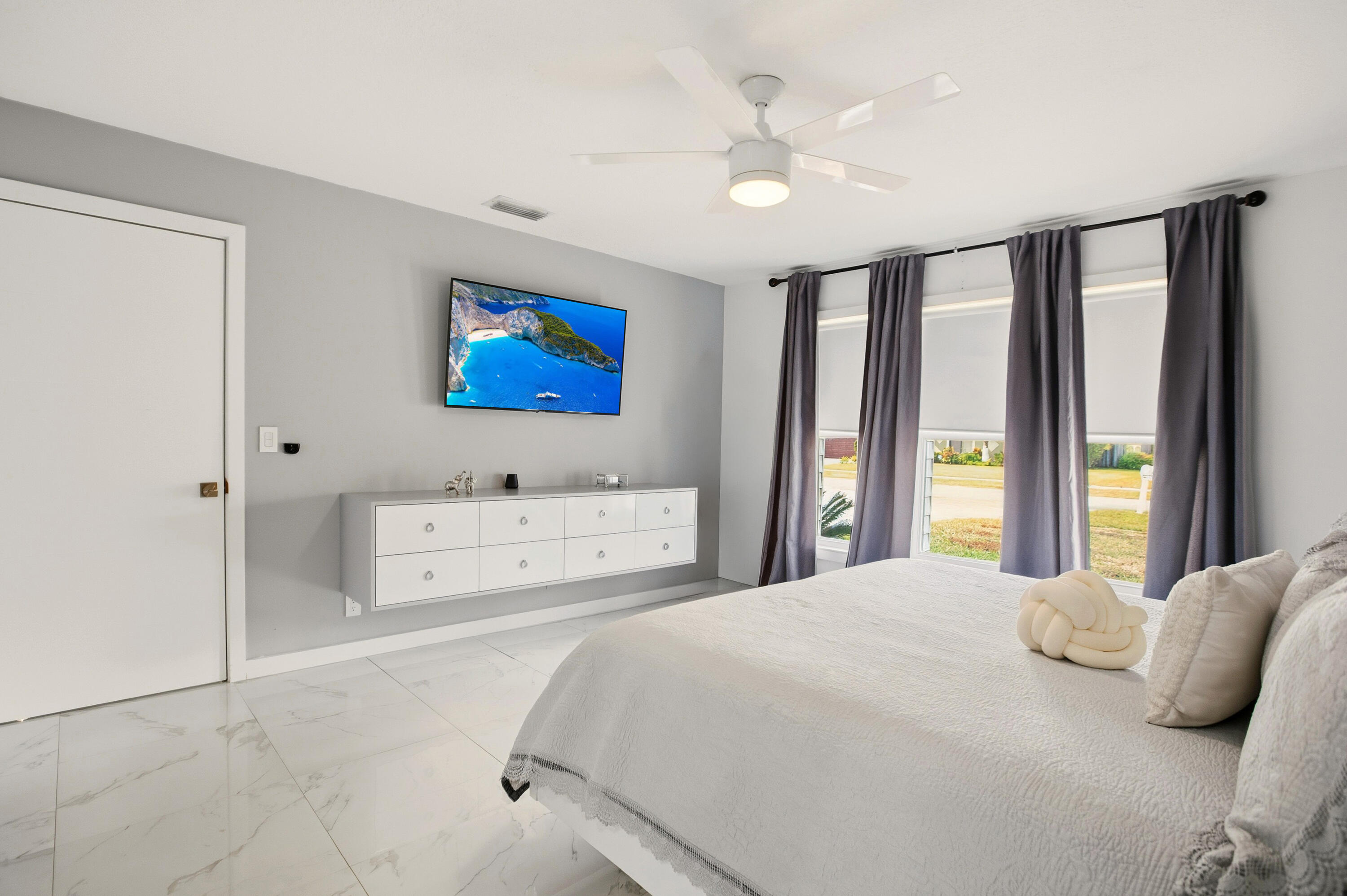 SUGAR POND MANOR OF WELLINGTON - Residential