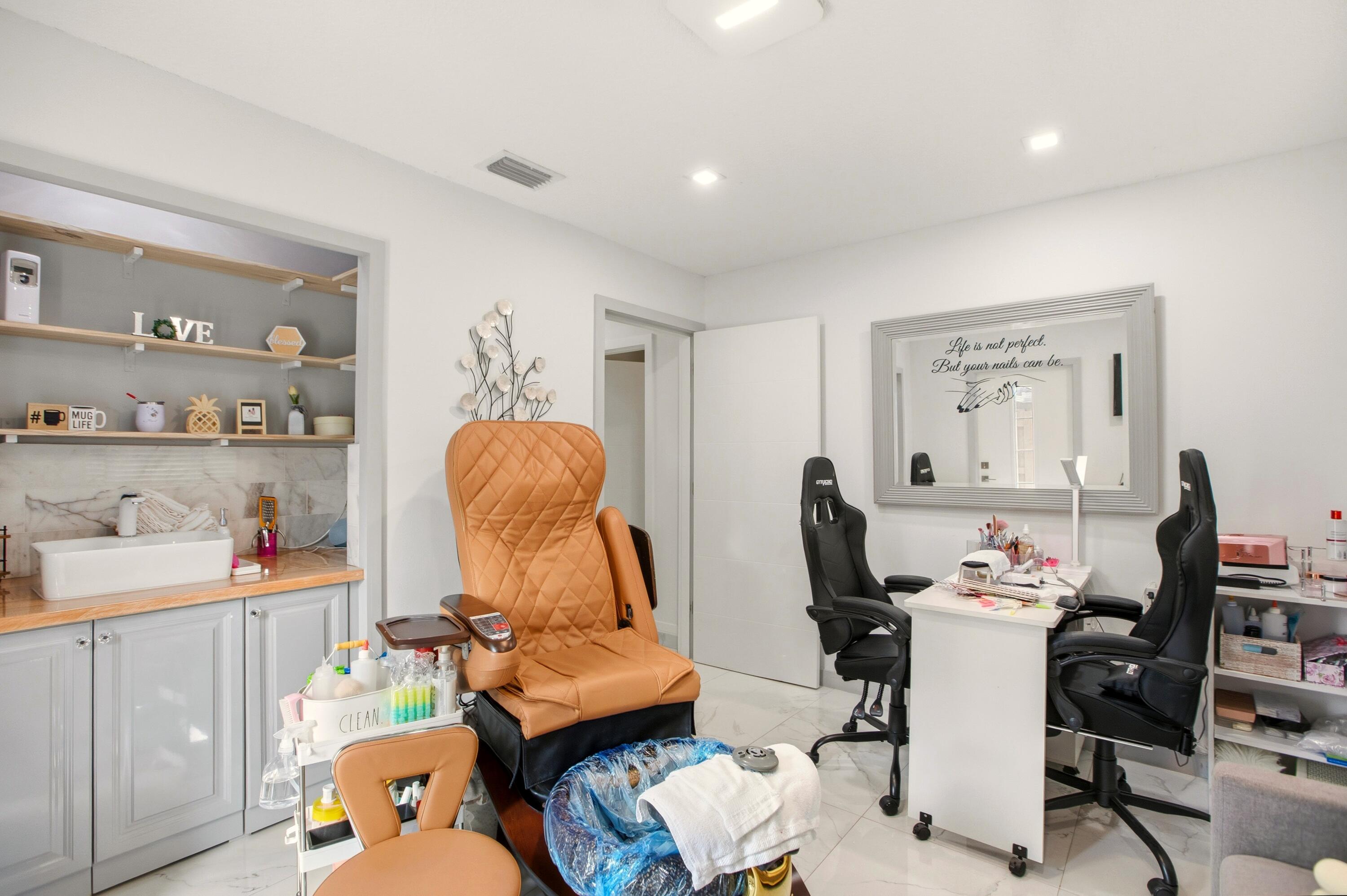 SUGAR POND MANOR OF WELLINGTON - Residential