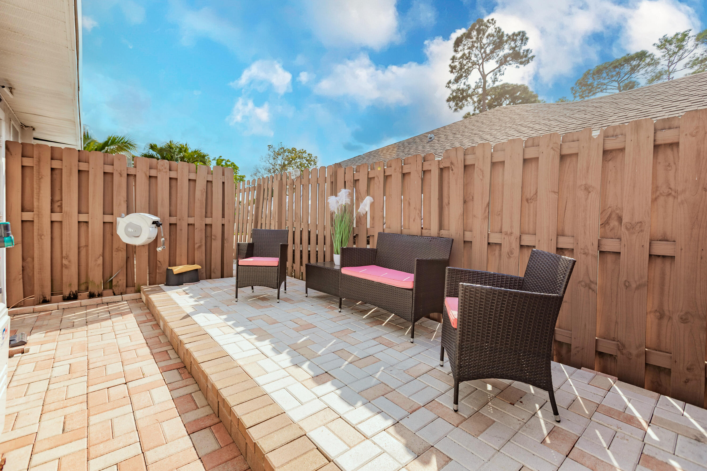 SUGAR POND MANOR OF WELLINGTON - Residential