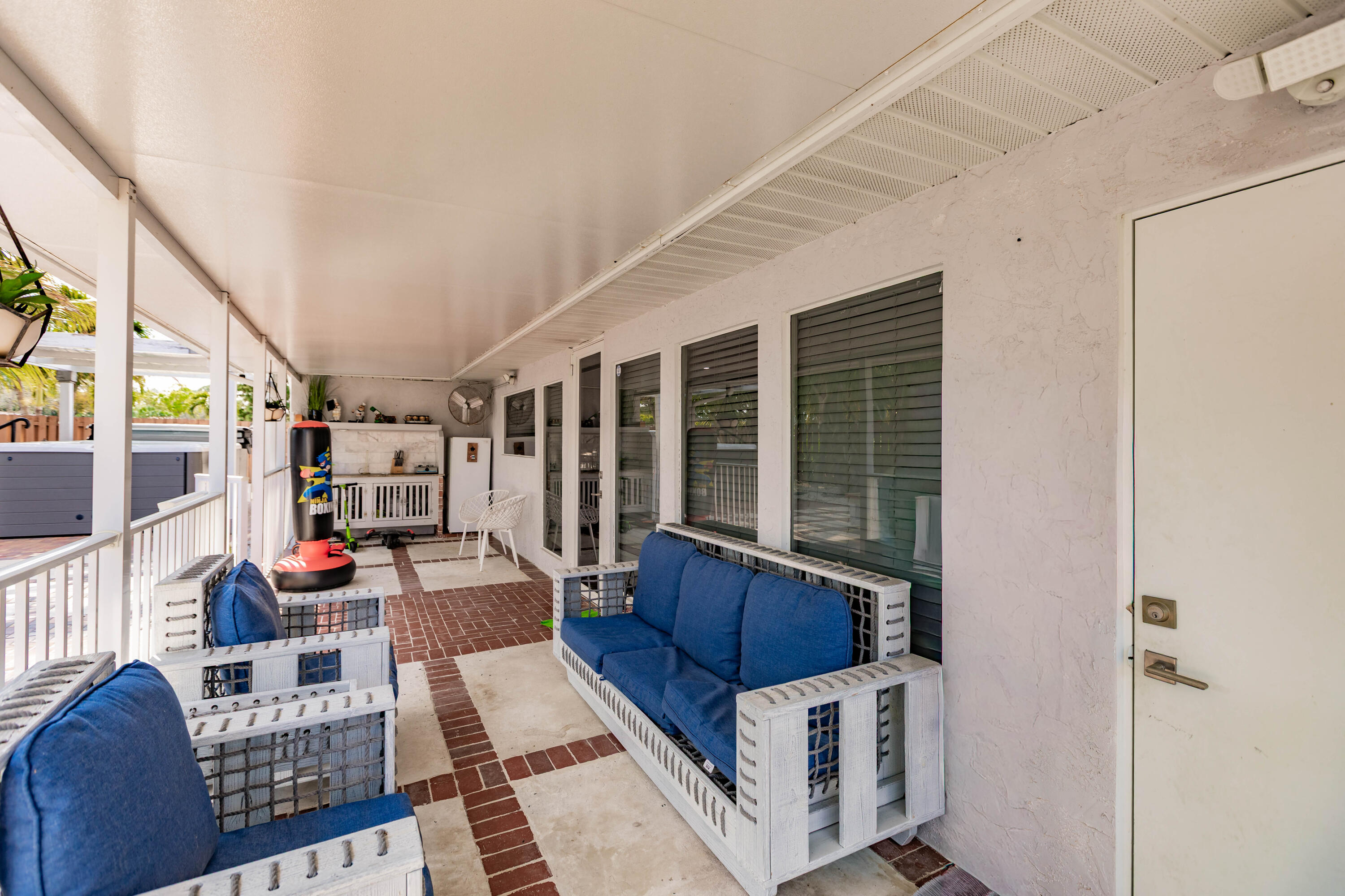 SUGAR POND MANOR OF WELLINGTON - Residential