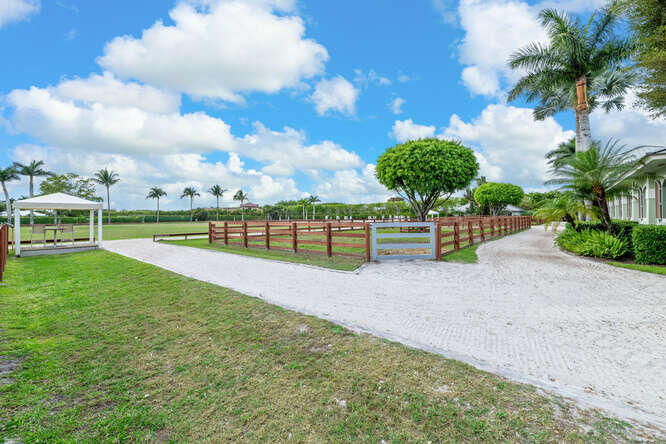 GRAND PRIX FARMS - Residential
