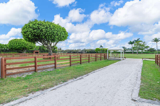 GRAND PRIX FARMS - Residential