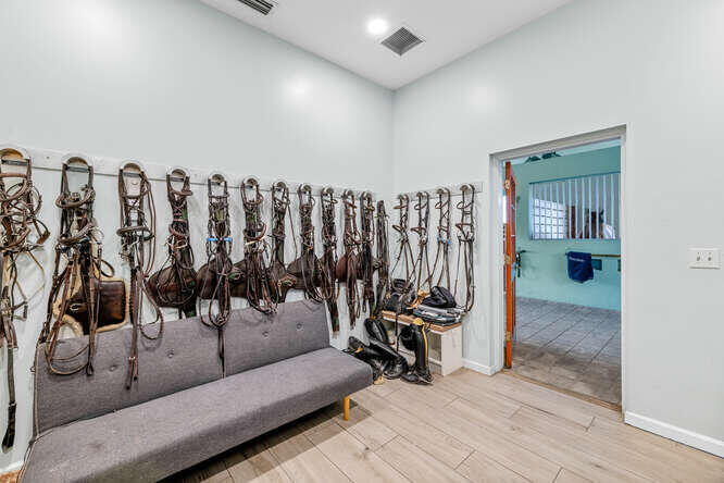 GRAND PRIX FARMS - Residential