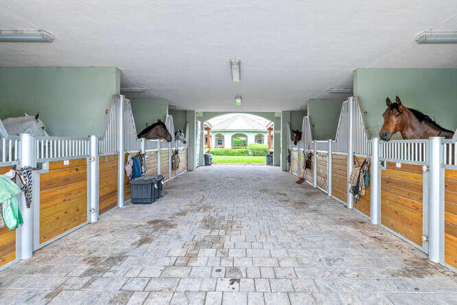 GRAND PRIX FARMS - Residential