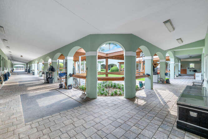 GRAND PRIX FARMS - Residential