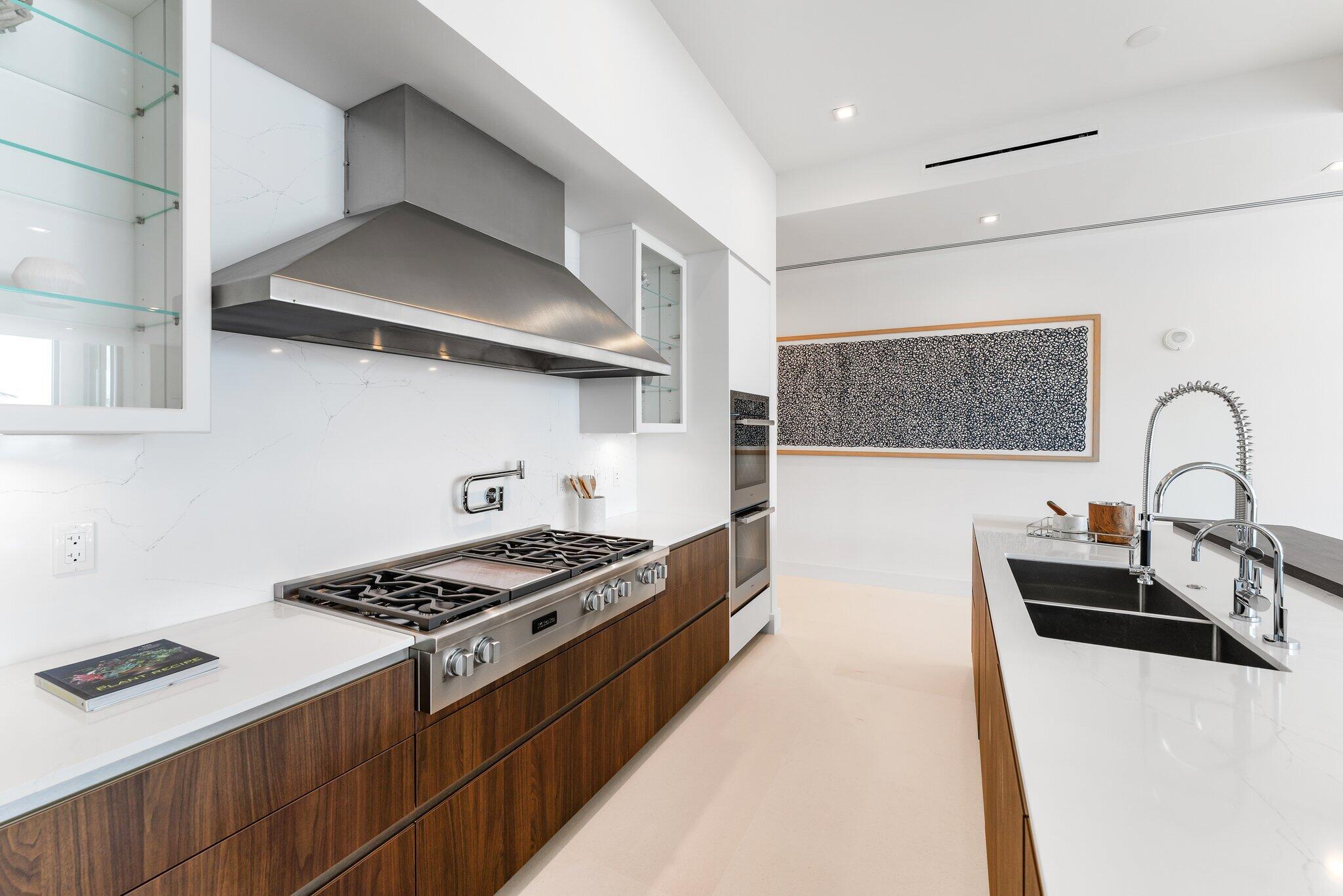 SEAGLASS - Residential