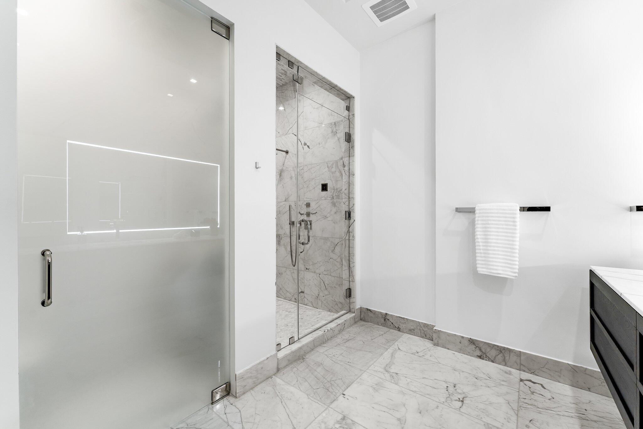 SEAGLASS - Residential