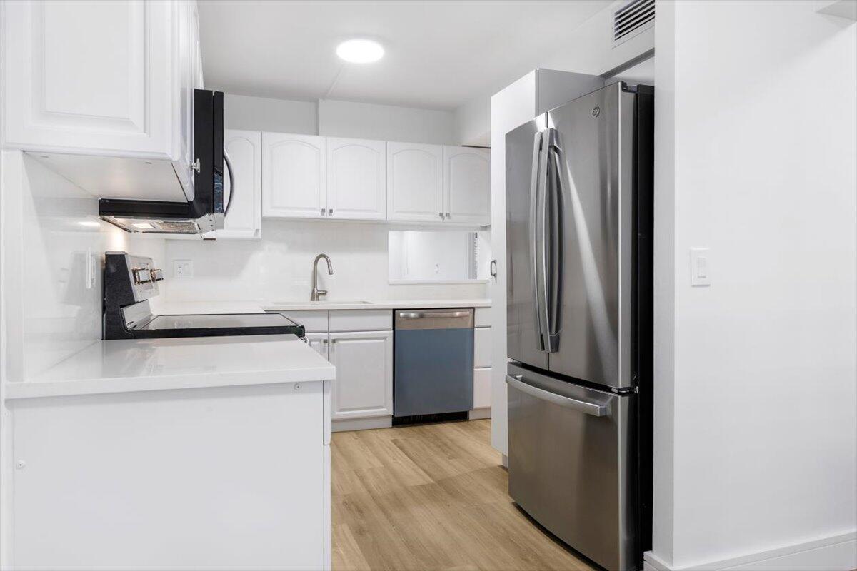 LAKESIDE CONDO 2 OF BANYA - Residential