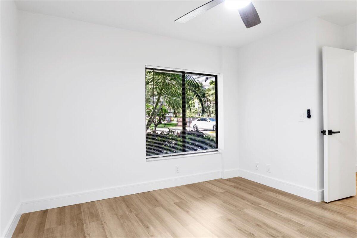 LAKESIDE CONDO 2 OF BANYA - Residential