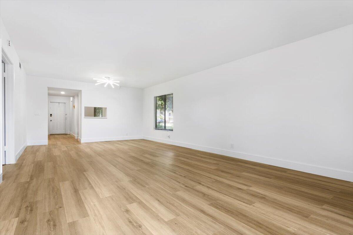 LAKESIDE CONDO 2 OF BANYA - Residential