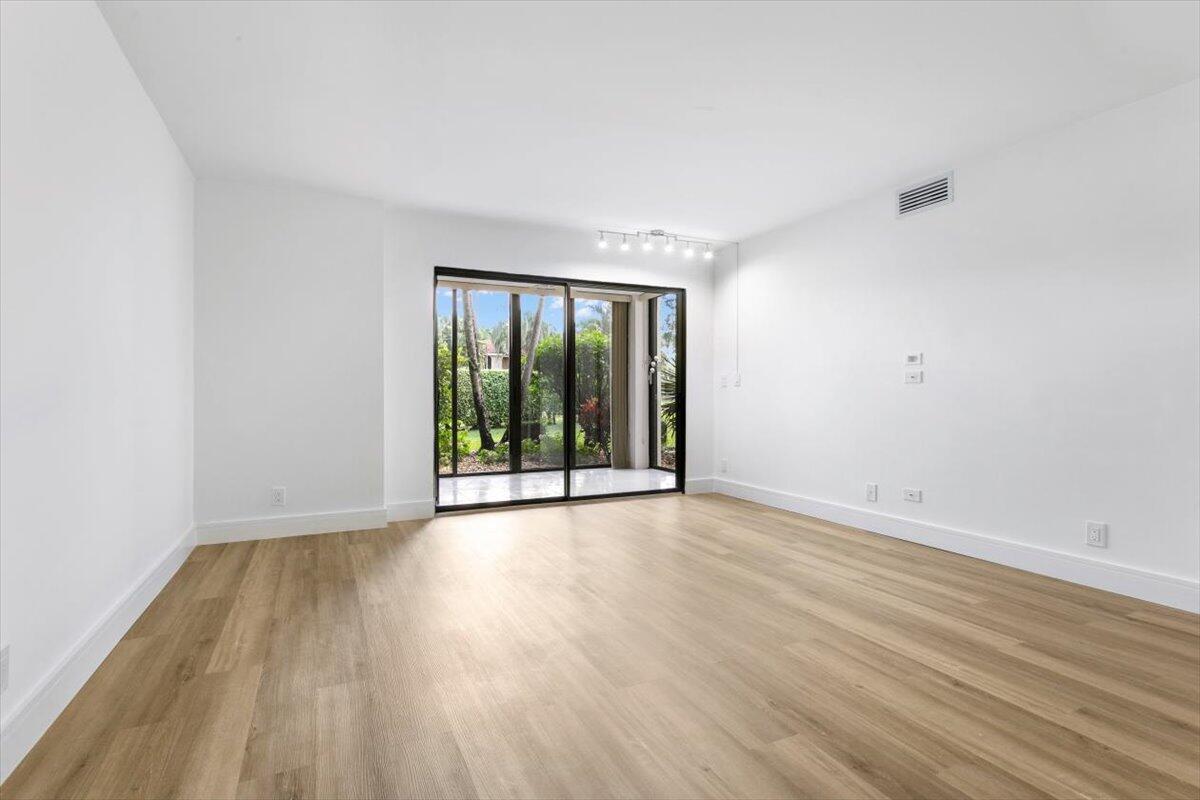 LAKESIDE CONDO 2 OF BANYA - Residential