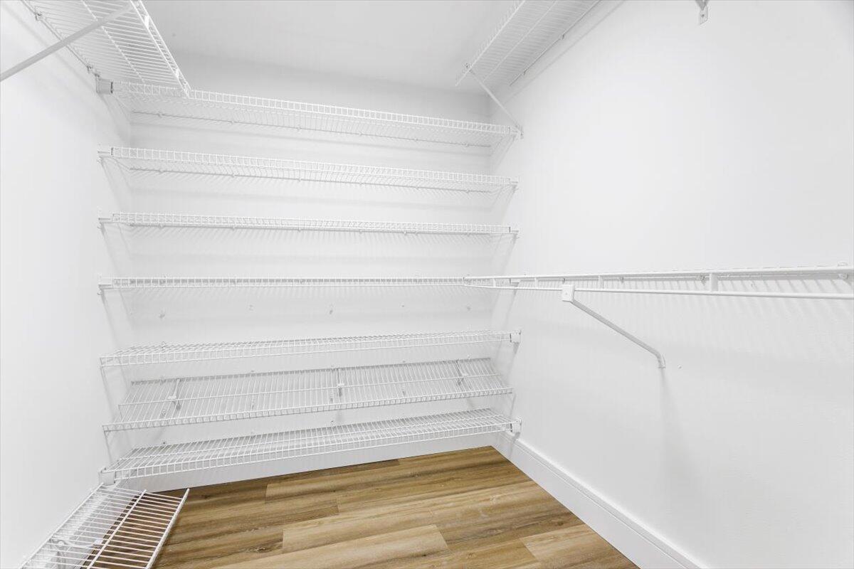 LAKESIDE CONDO 2 OF BANYA - Residential