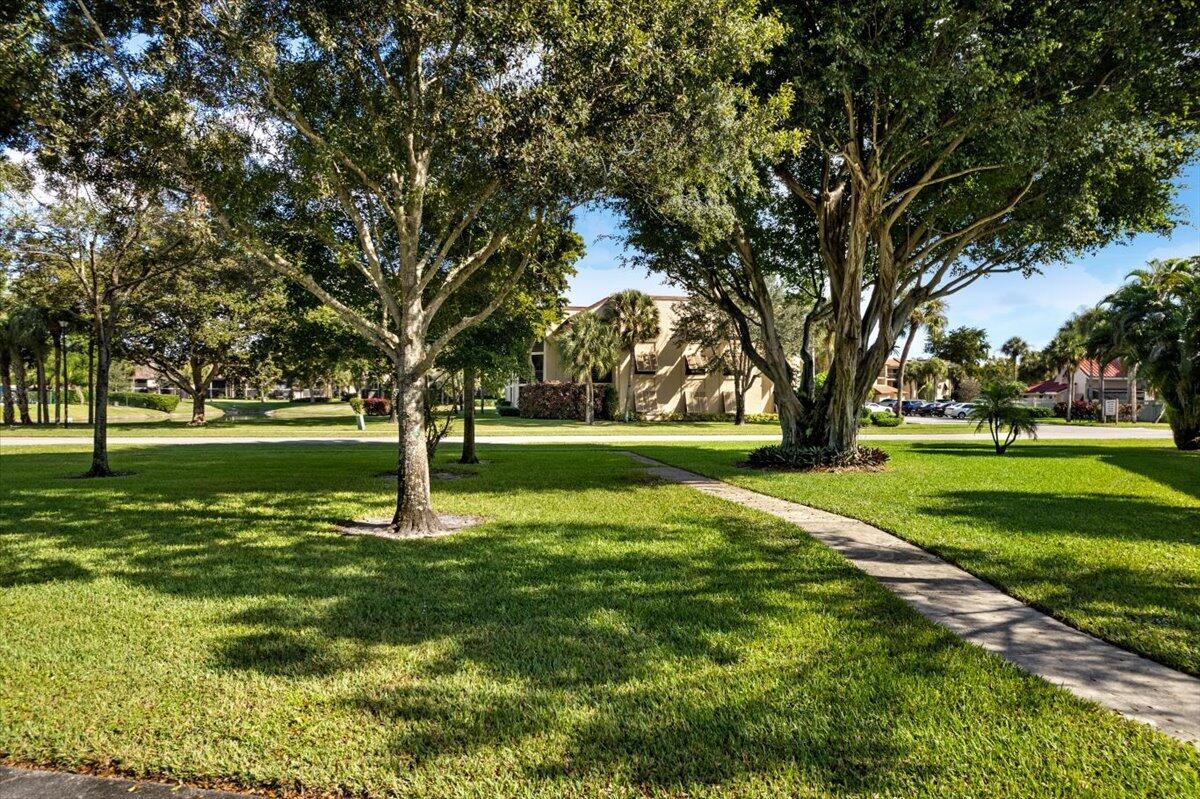 LAKESIDE CONDO 2 OF BANYA - Residential