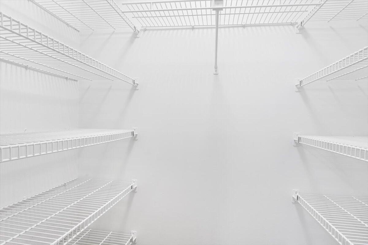 LAKESIDE CONDO 2 OF BANYA - Residential