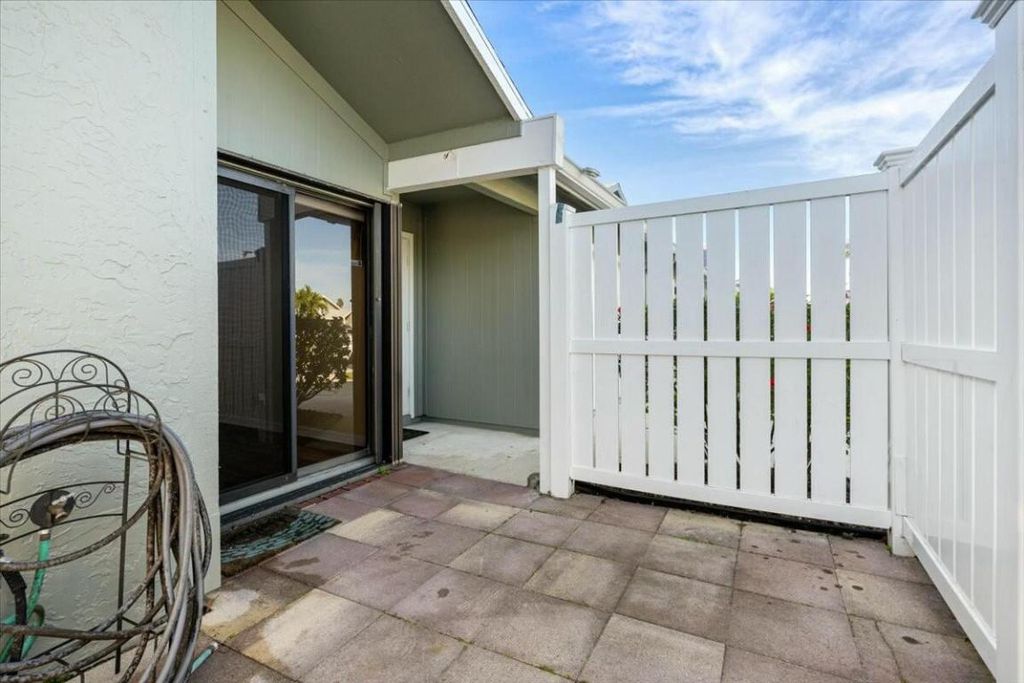 Photo of 6686 SE Yorktown Drive, Hobe Sound, FL 33455 (MLS # R11057069)