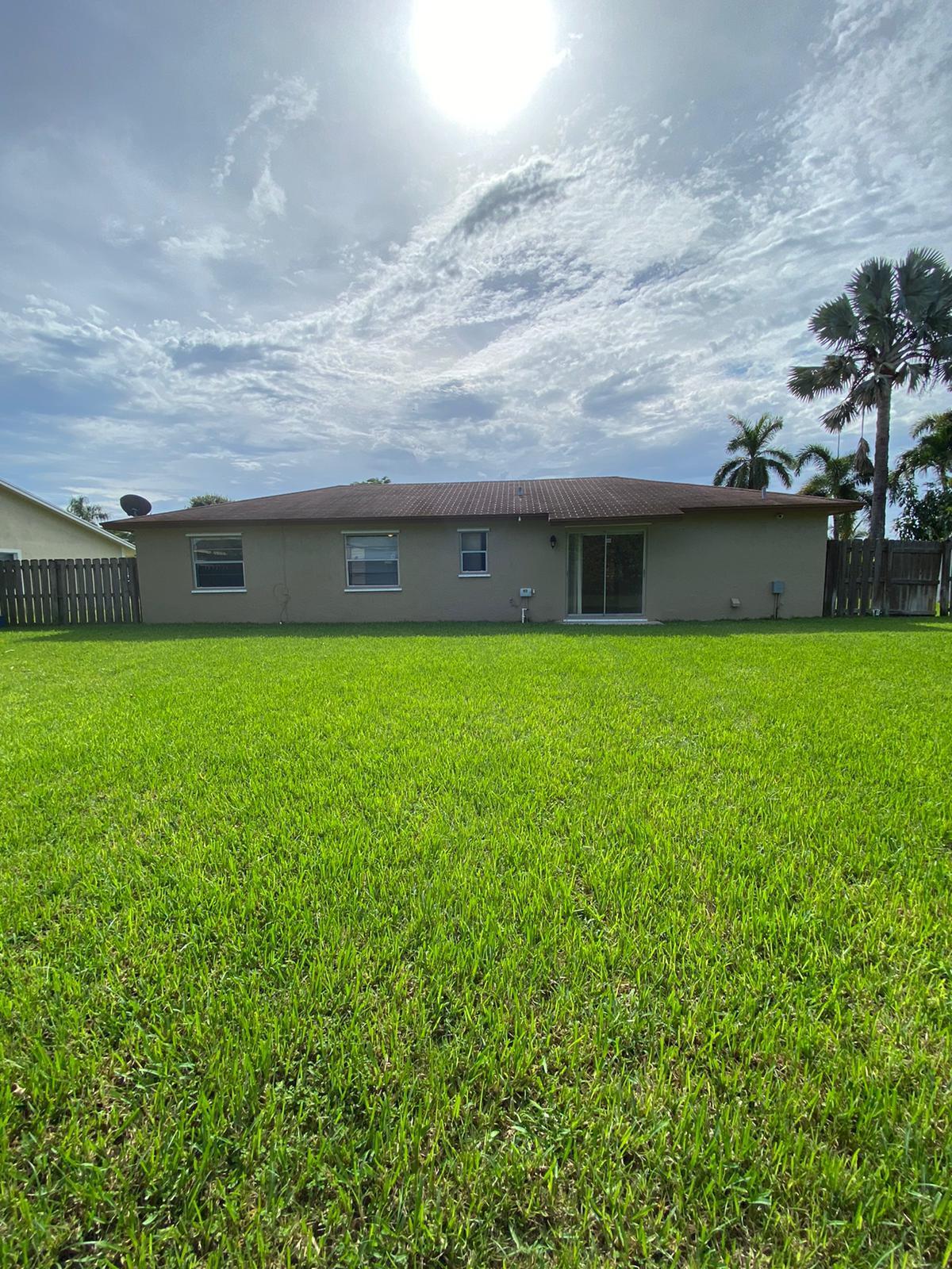 PALM BEACH COLONY SEC 2 - Residential Lease