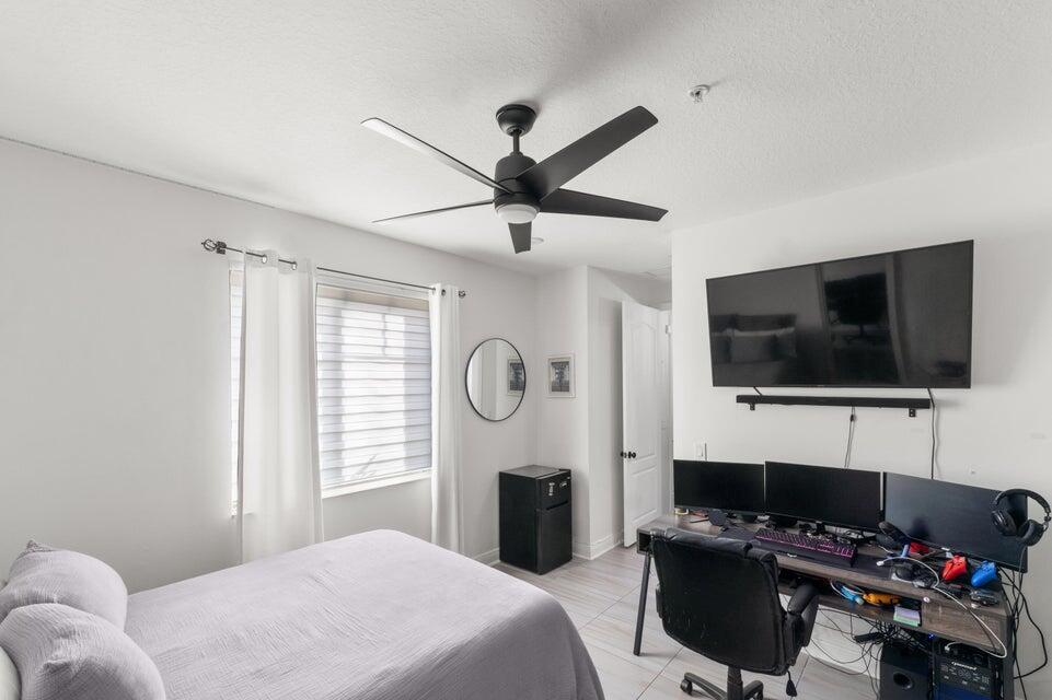 VISTAZO AT BOCA RATON - Residential Lease