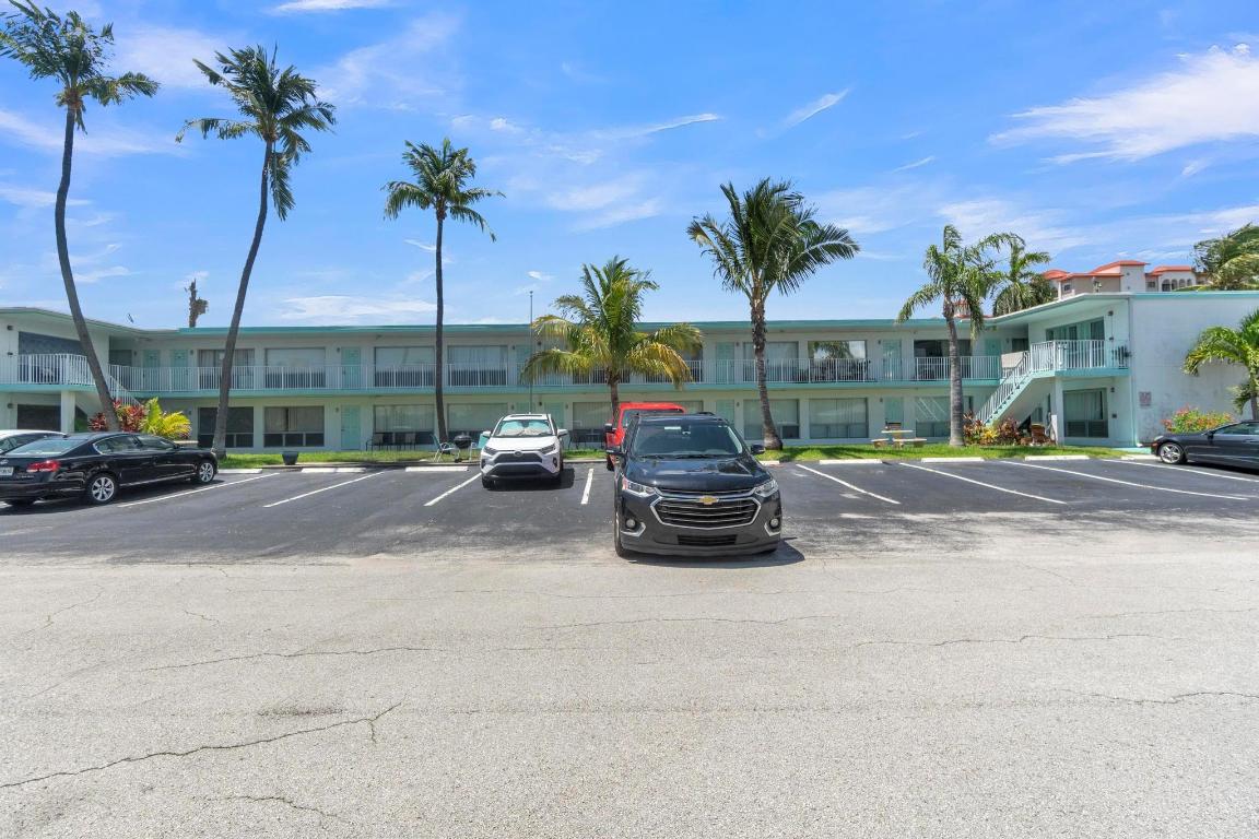 HOLIDAY APARTMENTS CONDO - Residential Lease