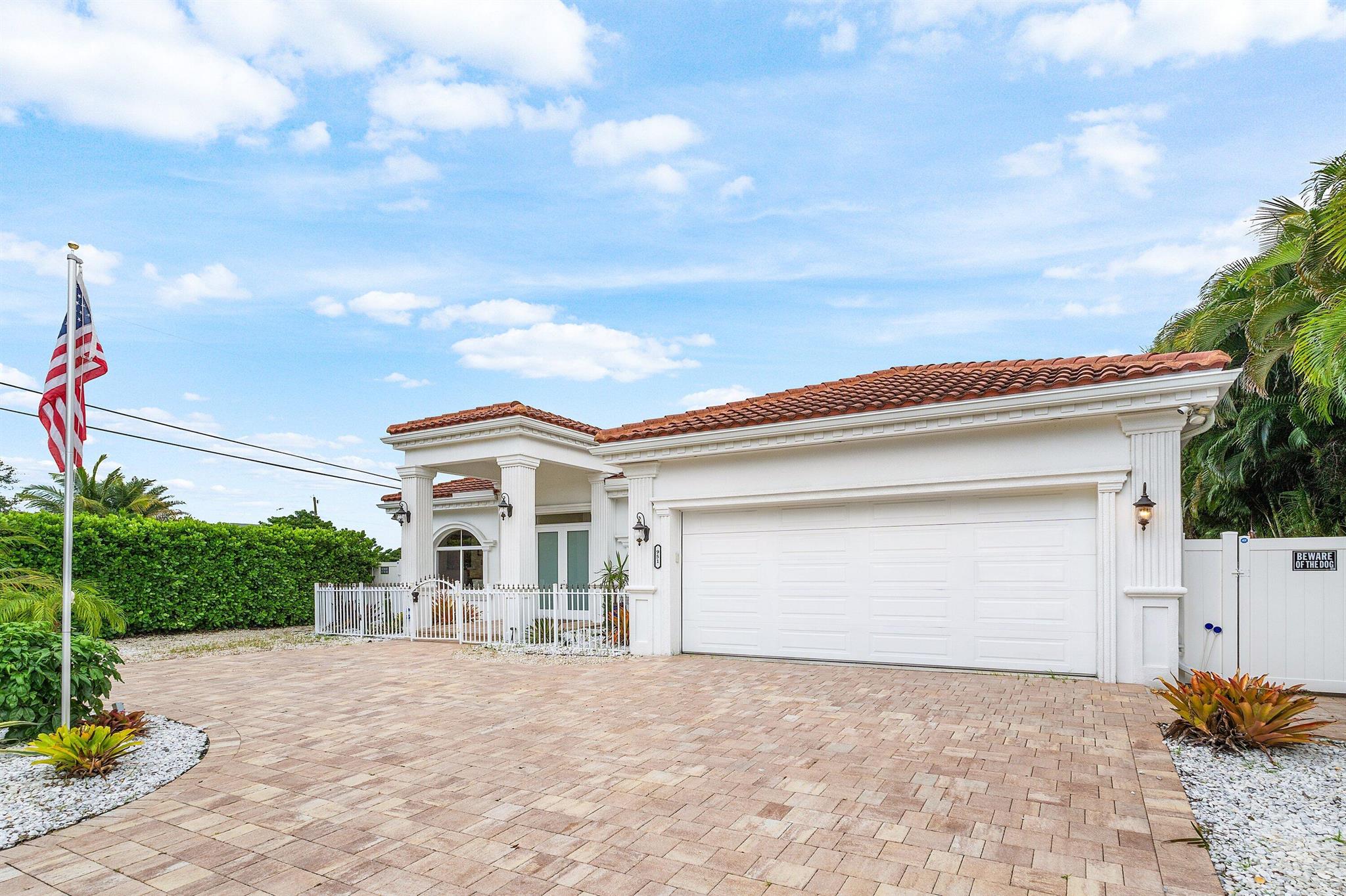 SPANISH VILLAGE - Residential