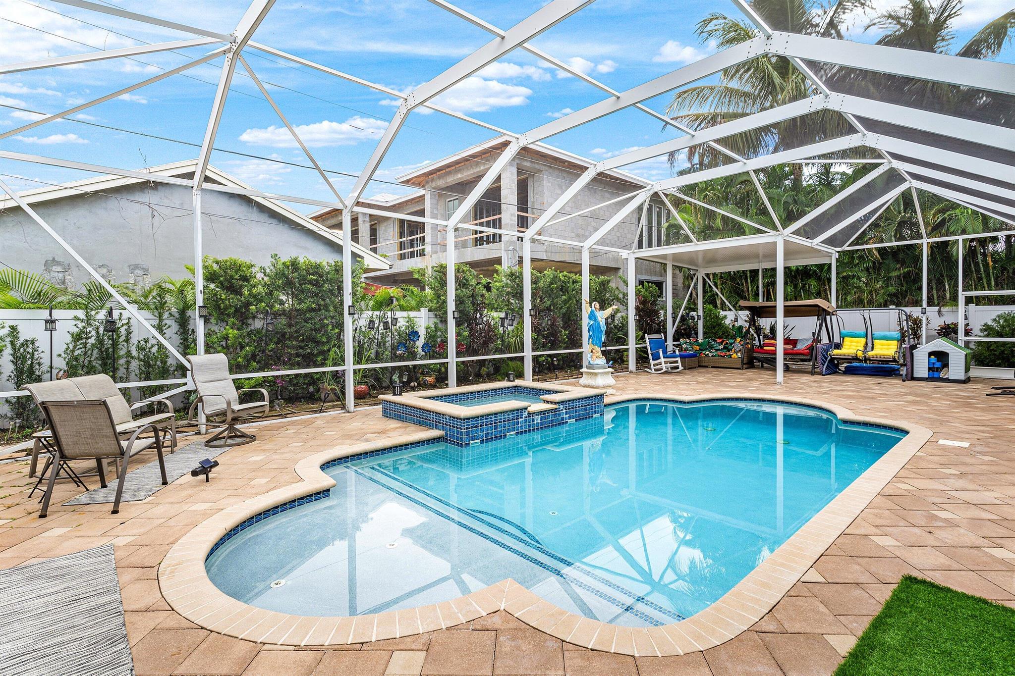 SPANISH VILLAGE - Residential