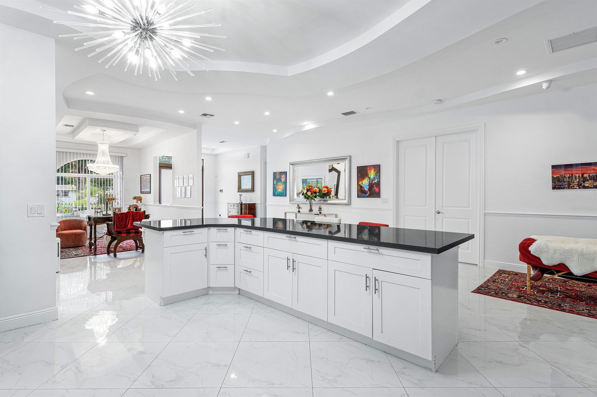 SPANISH VILLAGE - Residential