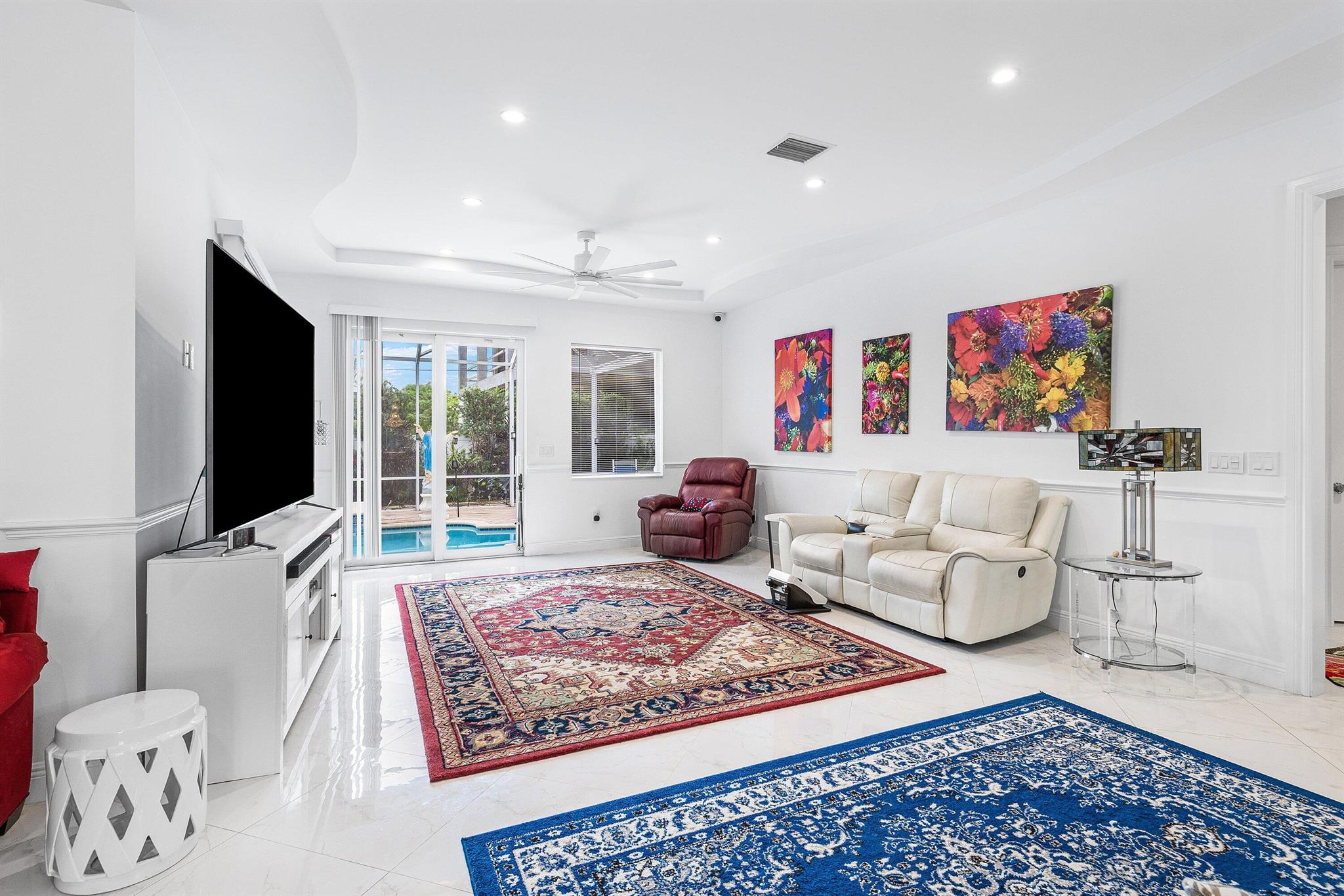 SPANISH VILLAGE - Residential