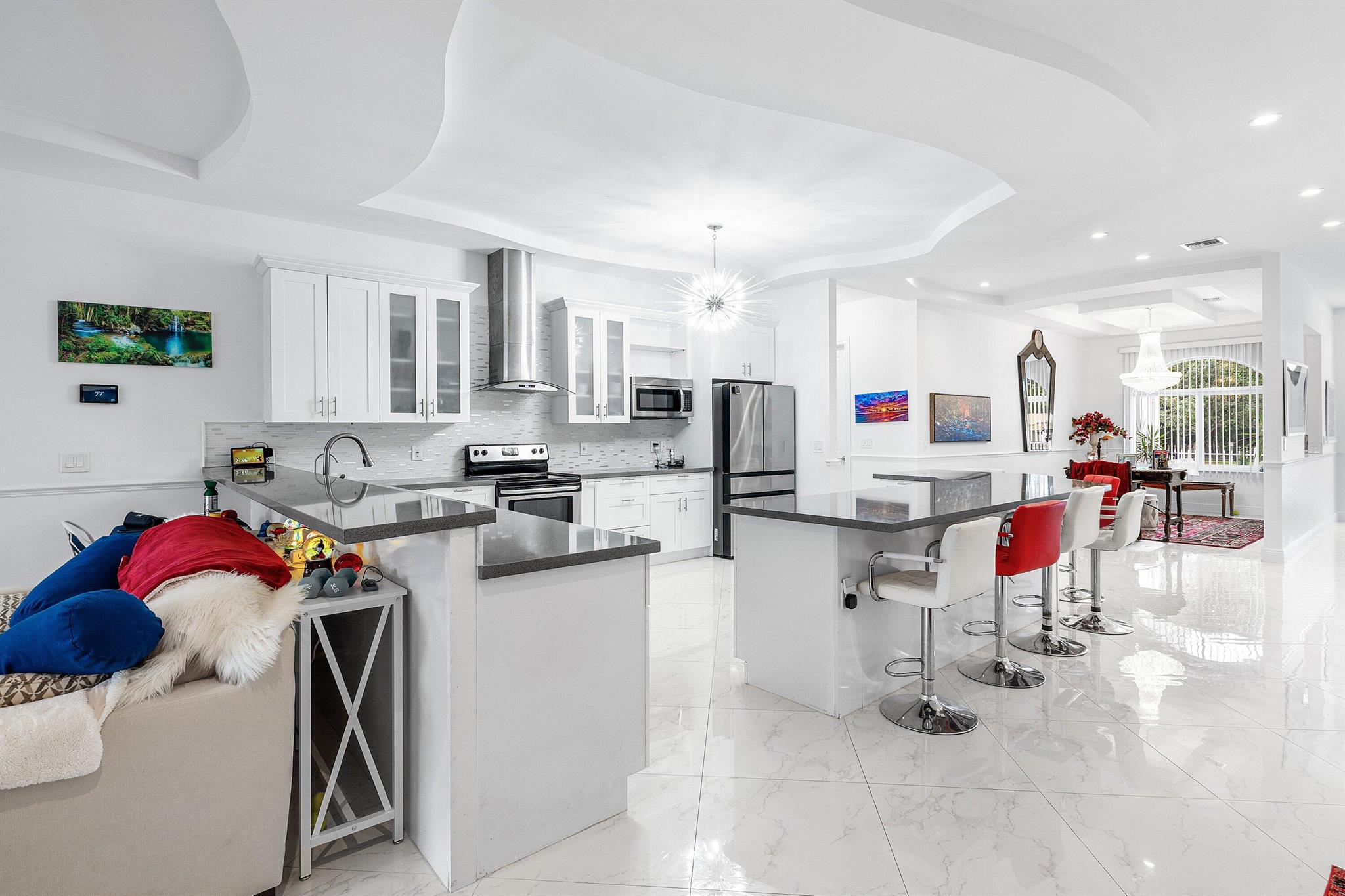 SPANISH VILLAGE - Residential