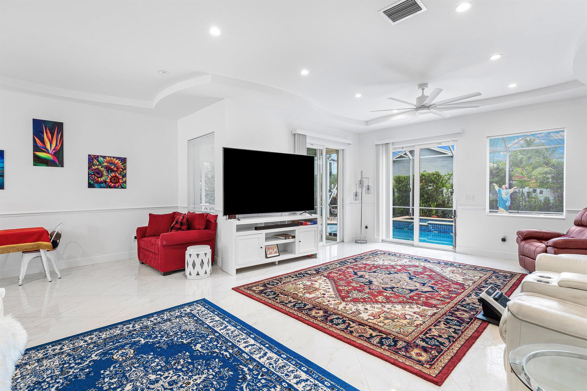 SPANISH VILLAGE - Residential