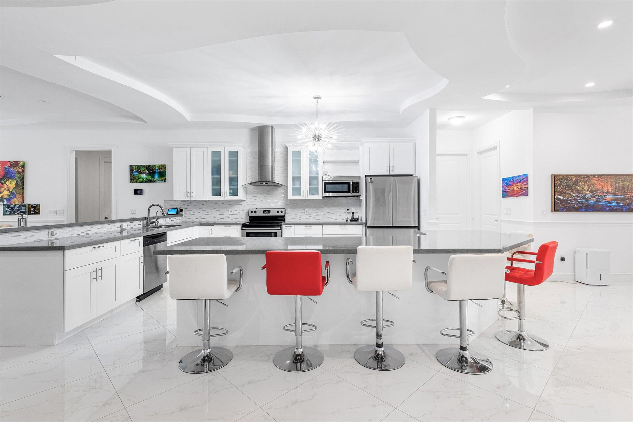 SPANISH VILLAGE - Residential