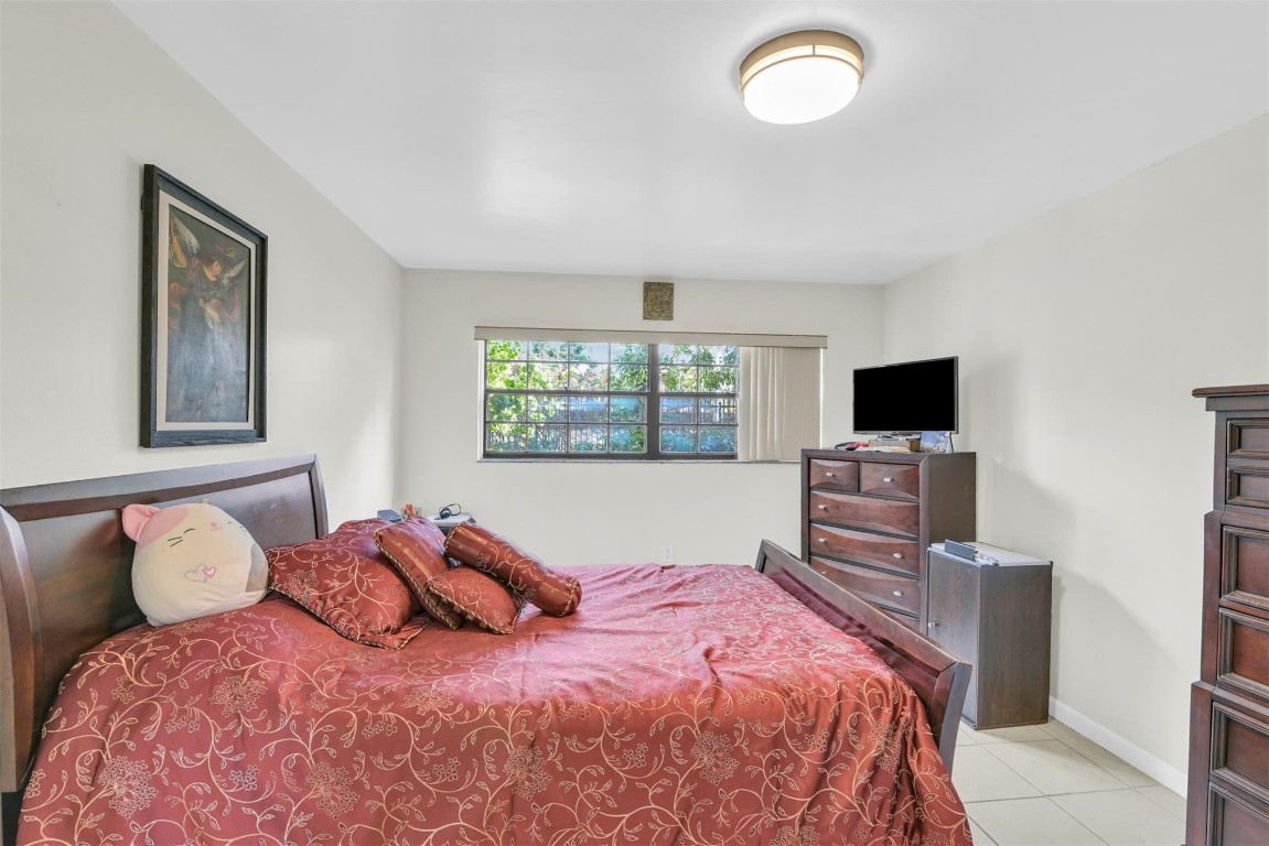 935 NE 199th Street 103-16