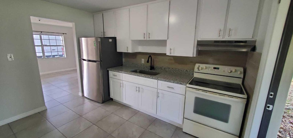 Photo of 2578 Seneca Avenue, Fort Pierce, FL 34946 (MLS # B26038810)